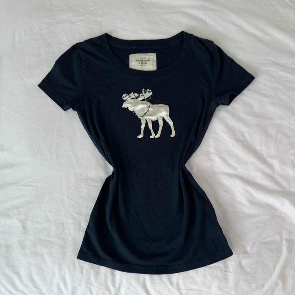 2000s Vintage Abercrombie & Fitch Christmas Moose Tee